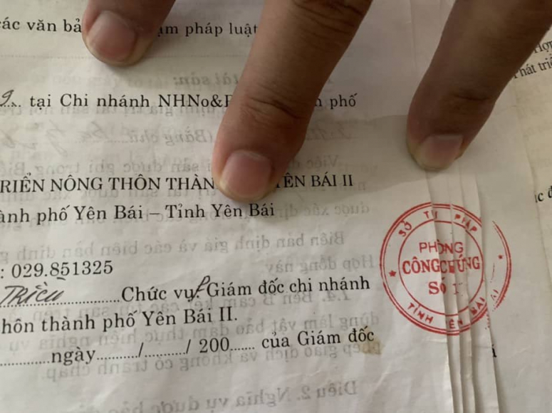 Hợp đồng thế chấp có dấu hiệu bị cắt ghép dấu giáp lai vay vốn?