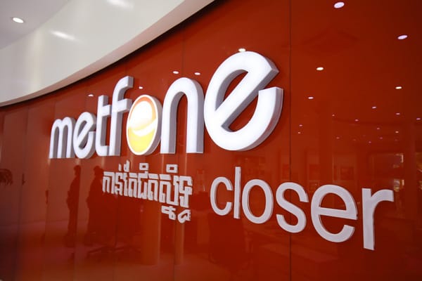 Mạng Metfone (thương hiệu của Viettel tại Campuchia) lần đầu tiên phủ sóng nhanh chóng trở thành mạng có thị phần số 1 tại đất nước này