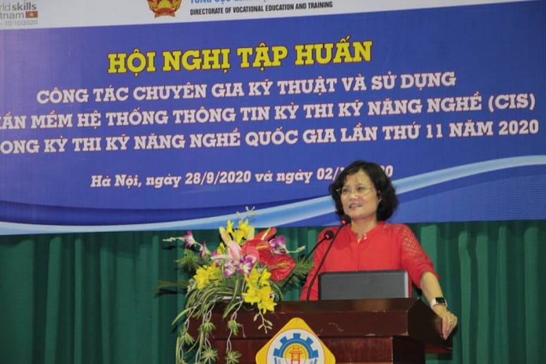 Phó Tổng cục trưởng Tổng cục GDNN Nguyễn Thị Việt Hương