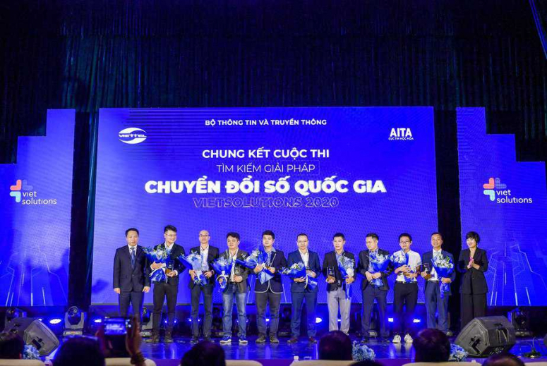 10 đội tham gia vào chung kết của cuộc thi