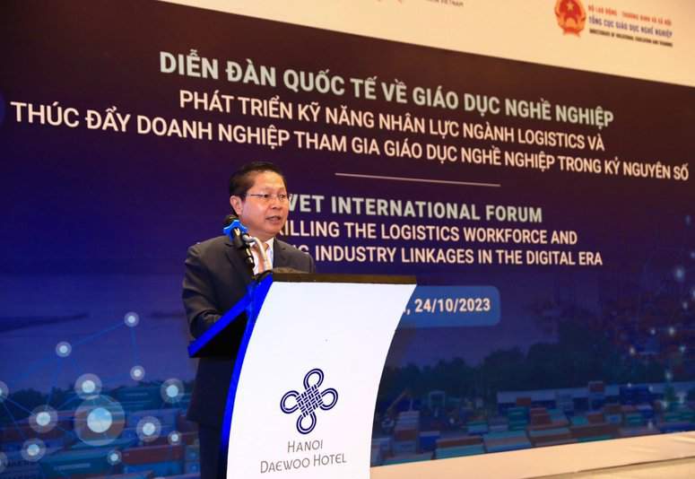 Thứ trưởng Bộ LĐ-TBXH Lê Tấn Dũng phát biểu khai mạc Diễn đàn