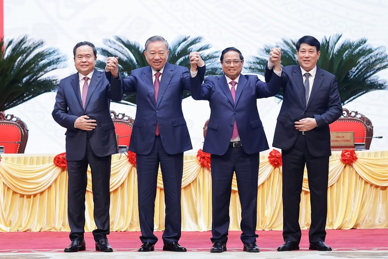 Đảng chỉ đạo, Chính phủ thống nhất, Quốc hội đồng tình, Nhân dân ủng hộ, Tổ quốc mong đợi, thì chỉ bàn làm, không bàn lùi, làm việc nào ra việc đấy, làm việc nào dứt việc đó".