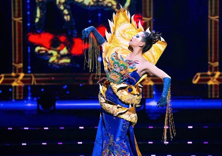 Thiết kế "Long" xuất hiện trong bộ sưu tập "Linh Sắc".