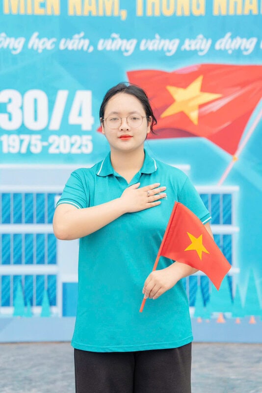 SV HNC hân hoan chào đón Lễ kỷ niệm 30/04