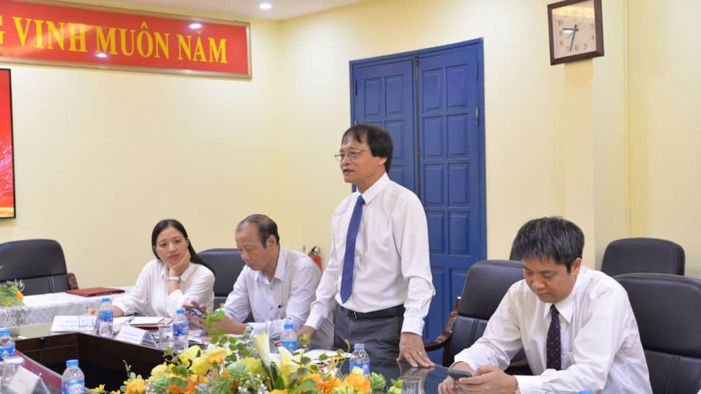 PGS.TS. Mạc Văn Tiến, Viện trưởng IDVETS phát biểu tại lễ ký kết hợp tác.