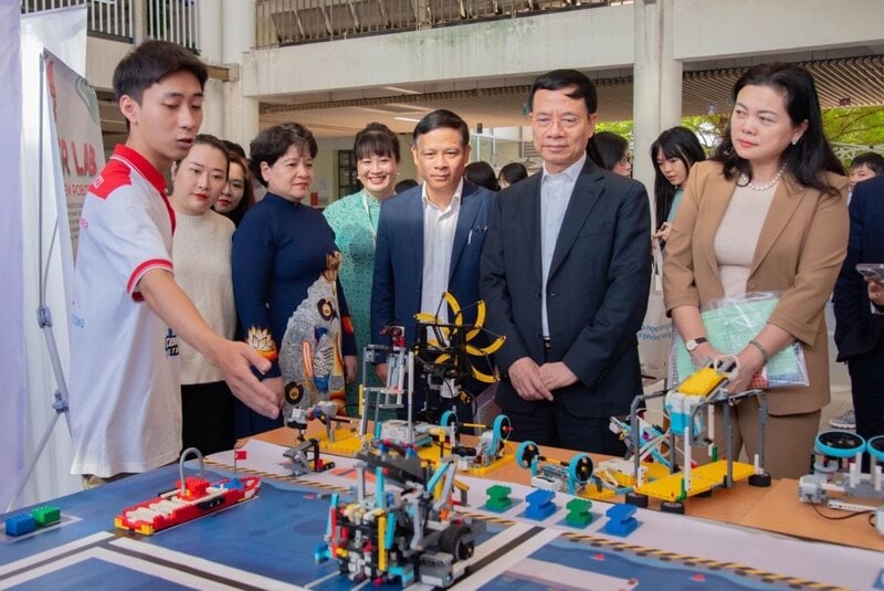 Hoạt động STEM tại Trường THPT chuyên Hà Nội - Amsterdam.