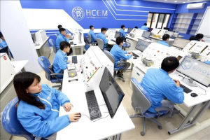 Hội nhập quốc tế đã và đang đem đến những thay đổi mạnh mẽ về cơ cấu nhân lực và hoạt động sản xuất trong thị trường lao động tương lai.