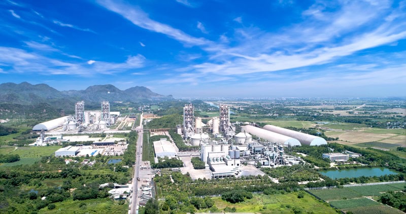Toàn cảnh Nhà máy Xi măng Long Sơn tại phường Bỉm Sơn, Thanh Hóa.