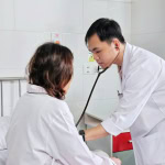 Suýt mất mạng vì uống thuốc “xách tay” khi nghi đột quỵ