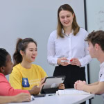 Đề xuất chuẩn mới cho giáo viên nước ngoài: Siết chặt nhưng mở đường thu hút nhân tài