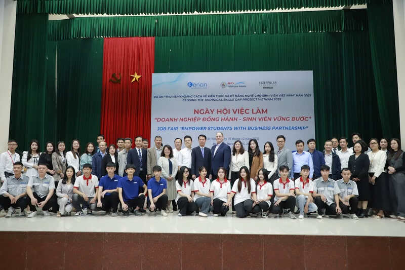 Đại diện sinh viên ưu tú được tập huấn các kỹ năng chuyên môn và kỹ năng mềm sẵn sàng thực chiến tại doanh nghiệp 