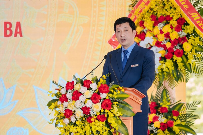 Ông Trần Việt Hùng, Hiệu trưởng trường Trung cấp nghề Giao thông Công chính Hà Nội tự hào phát biểu tại Lễ kỷ niệm.