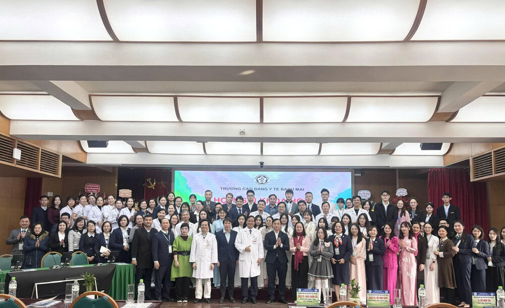 Hội nghị khoa học thu hút đông đảo các bác sĩ, giảng viên, sinh viên tham dự