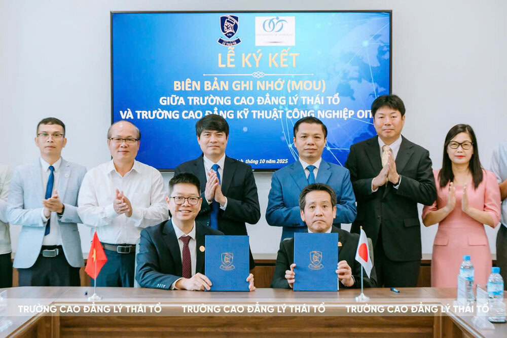 Đại diện trường CĐ Lý Thái Tổ ký kết cùng trường CĐ Kỹ thuật công nghệ OITA (Nhật Bản) trong đào tạo nhân lực
