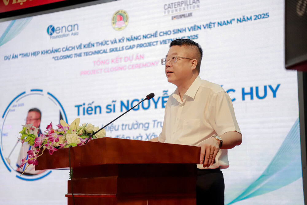 TS. Nguyễn Quốc Huy, Hiệu trưởng BCEC cảm ơn sự quan tâm của tổ chức Kenan đã thúc đẩy nâng tầm kỹ năng giảng viên, sinh viên nhà trường.