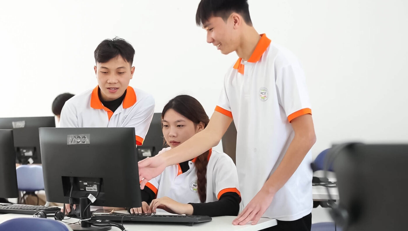 Sinh viên Cao đẳng Ngoại ngữ - Công nghệ và Truyền thông luôn có cơ hội nghề nghiệp bền vững khi đào tạo song hành gắn với thực chiến. 