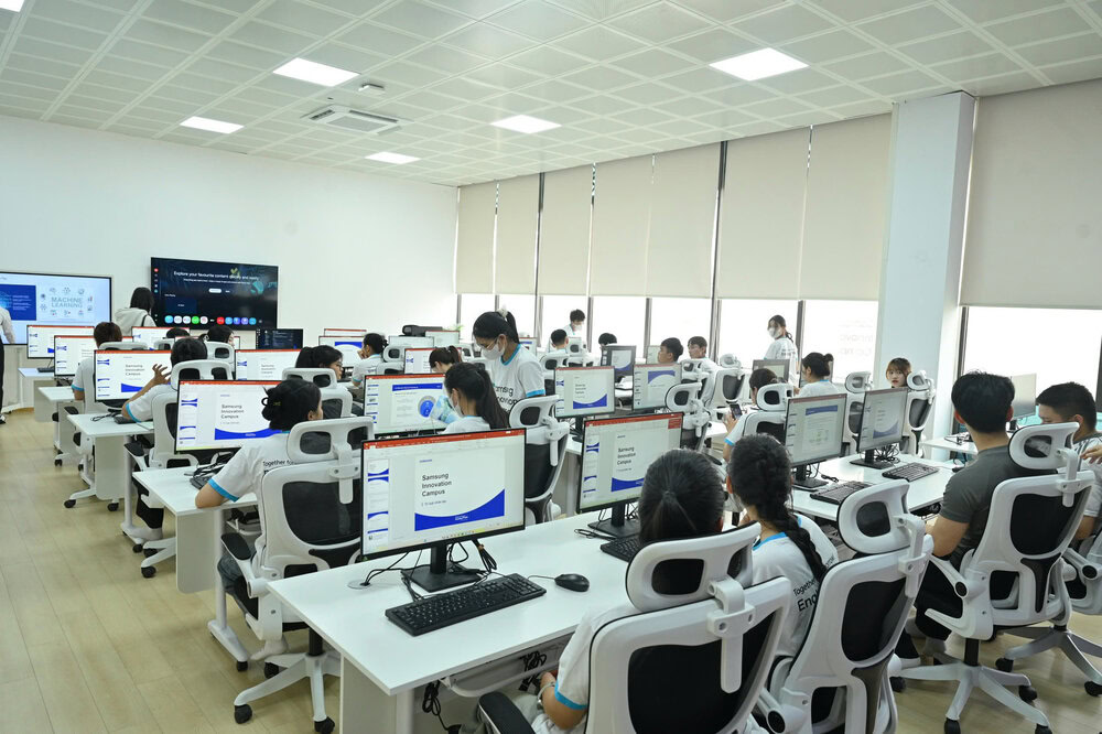 Sinh viên VKTech tham gia trải nghiệm các khóa học tại Samsung Innovation Campus (SIC)