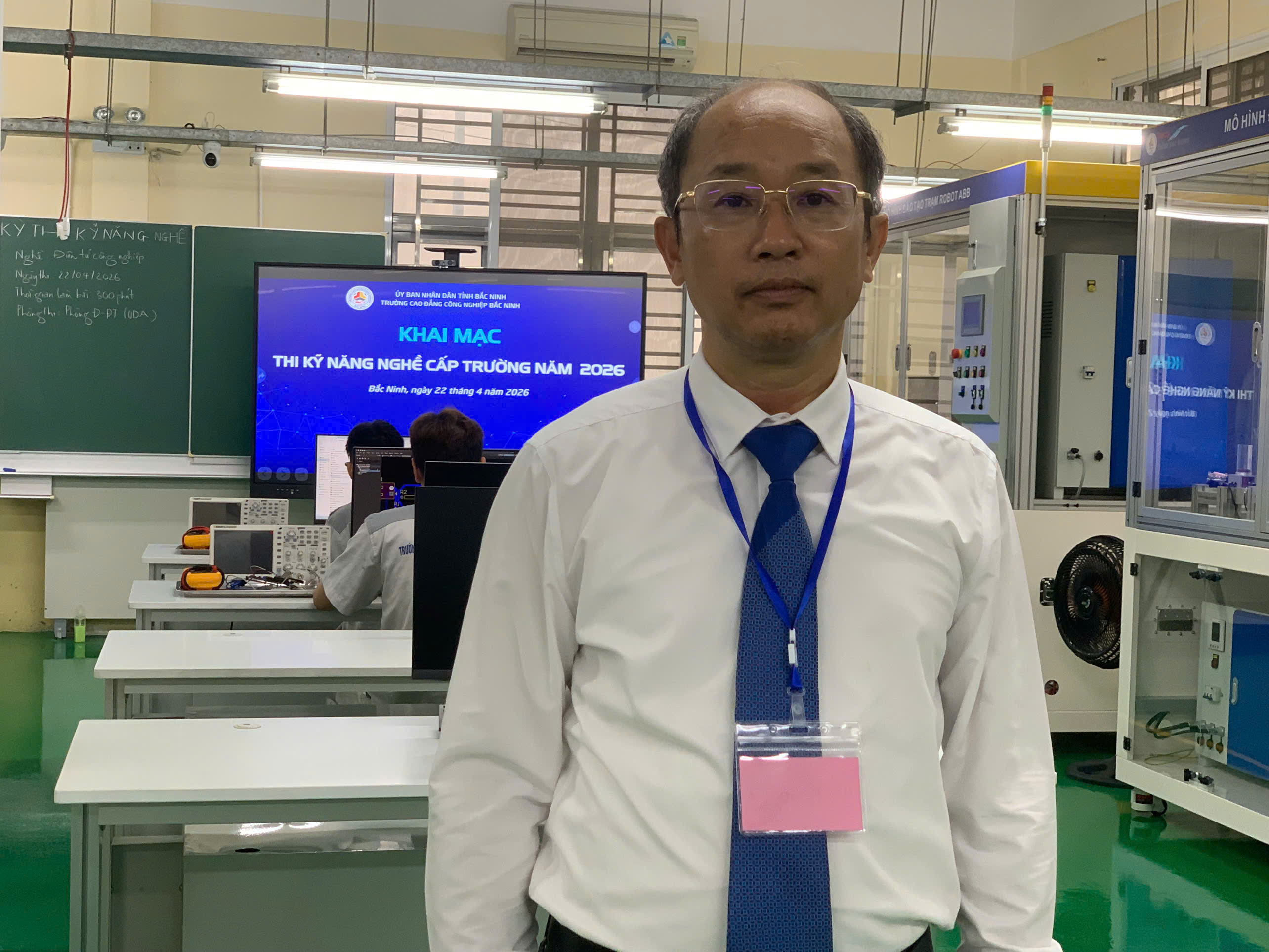 Ông Trần Văn Thực, Phó Hiệu trưởng BCi cho biết: "Nhà trường đầu tư thiết bị, xưởng thực hành theo hướng số hóa, xanh hóa như một nhà máy thu nhỏ". 