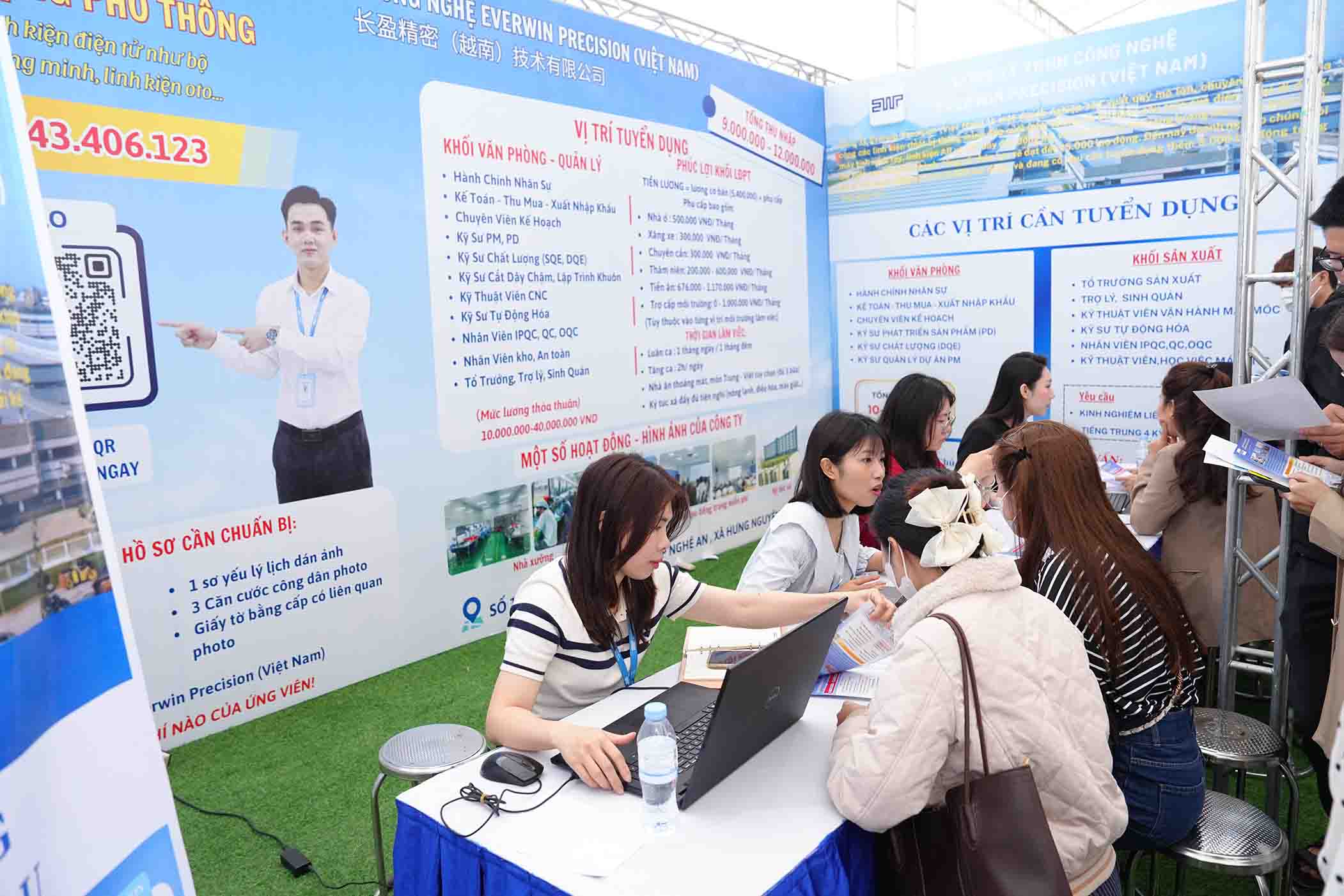 Học nghề đang trở thành lựa chọn thực tế của người trẻ