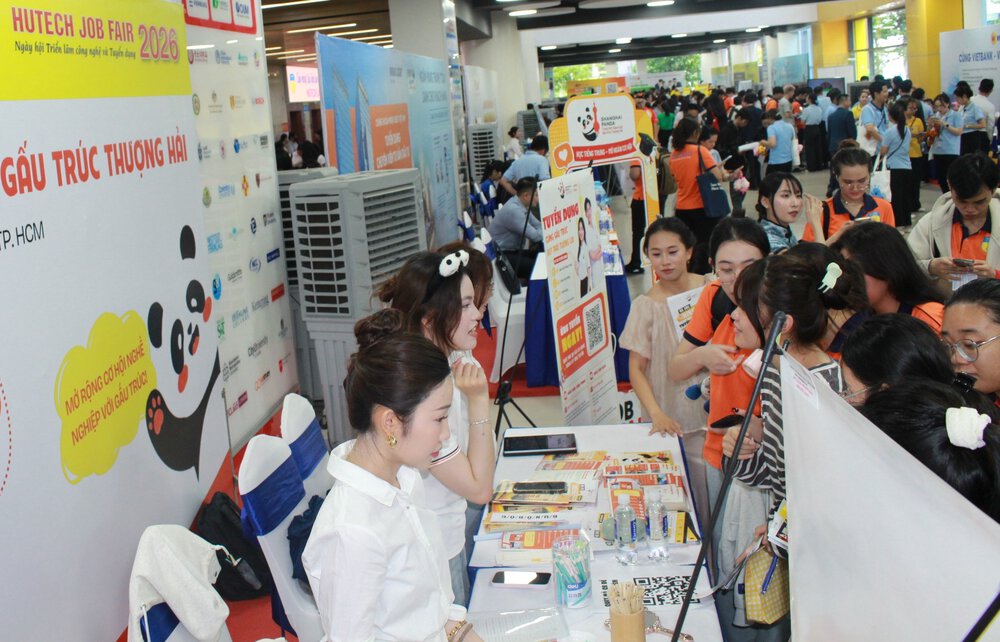 Gần 180 doanh nghiệp tuyển dụng hơn 6.600 vị trí việc làm tại HUTECH