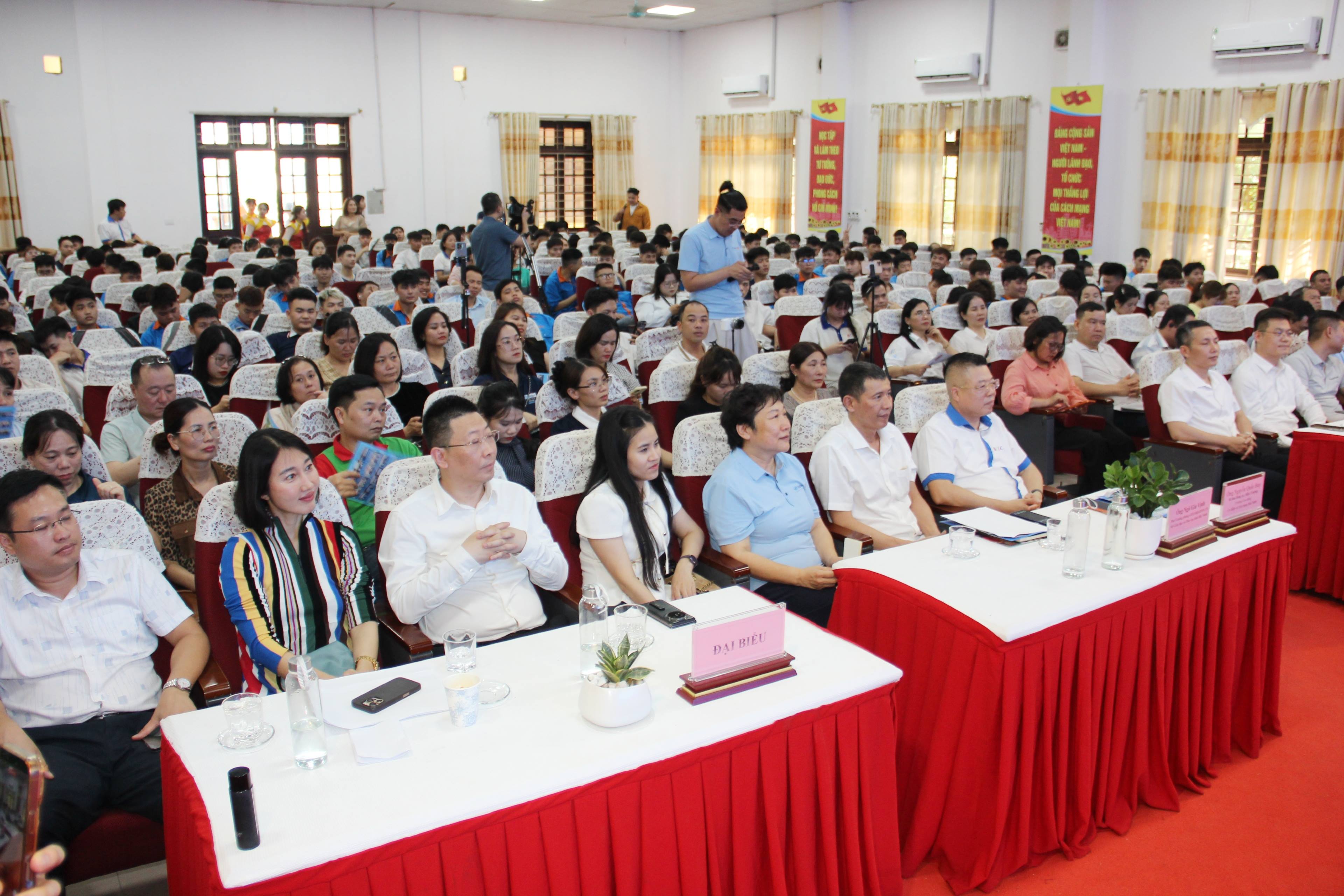 Hội thảo thu hút đông đảo học sinh, sinh viên trên địa bàn tỉnh Bắc Ninh tìm hiểu về mô hình đào tạo hợp tác quốc tế.