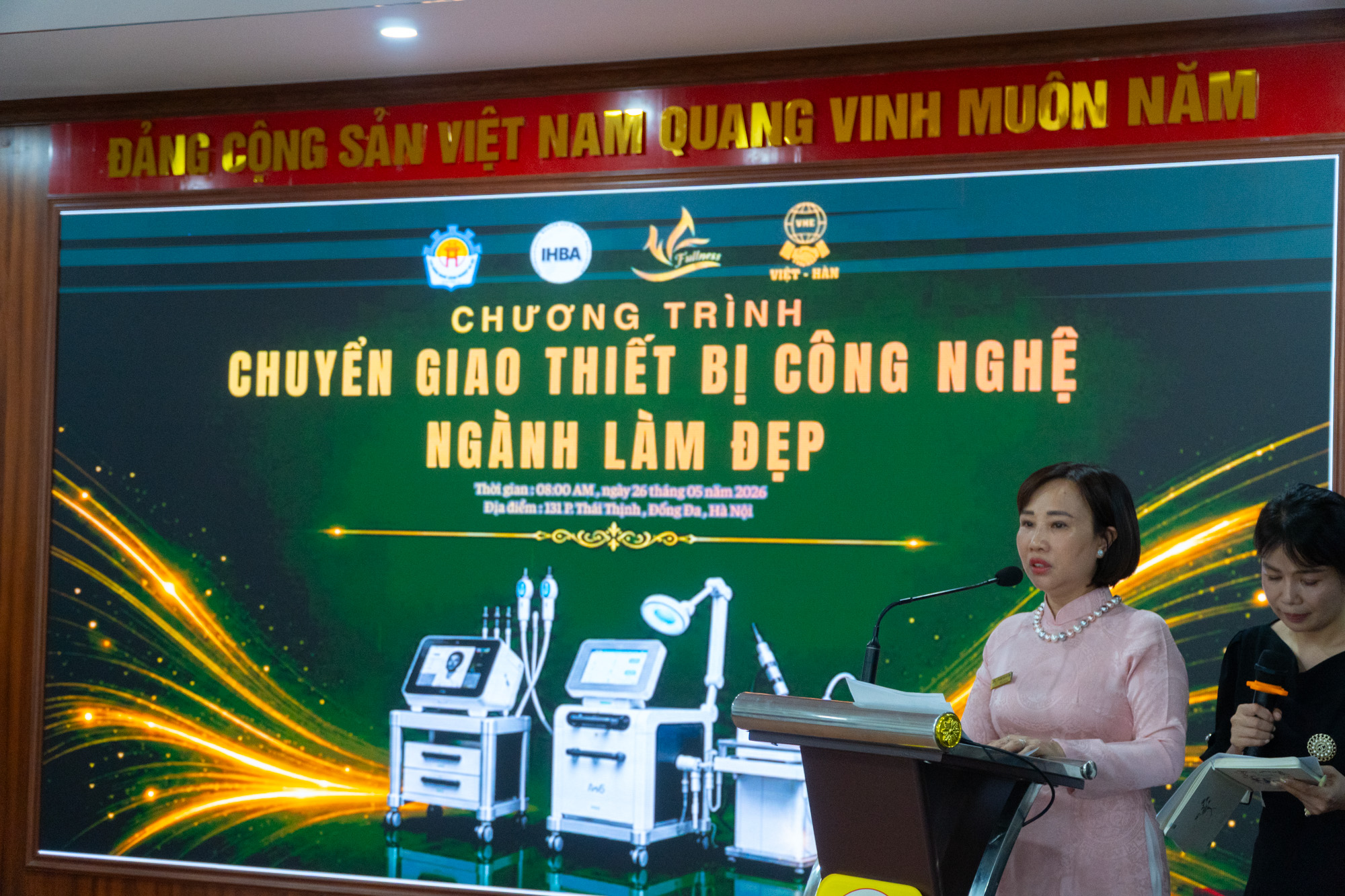Bà Phạm Thị Hường, Hiệu trưởng HNIVC phát biểu tại sự kiện