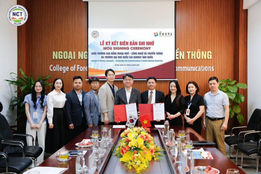 Sinh viên ngành Ngôn ngữ Trung Quốc tham gia chương trình thực tập "Ngôn ngữ - Kỹ năng" tại Trường Đại học Kỹ thuật Nghề nghiệp Nam Ninh (Trung Quốc).