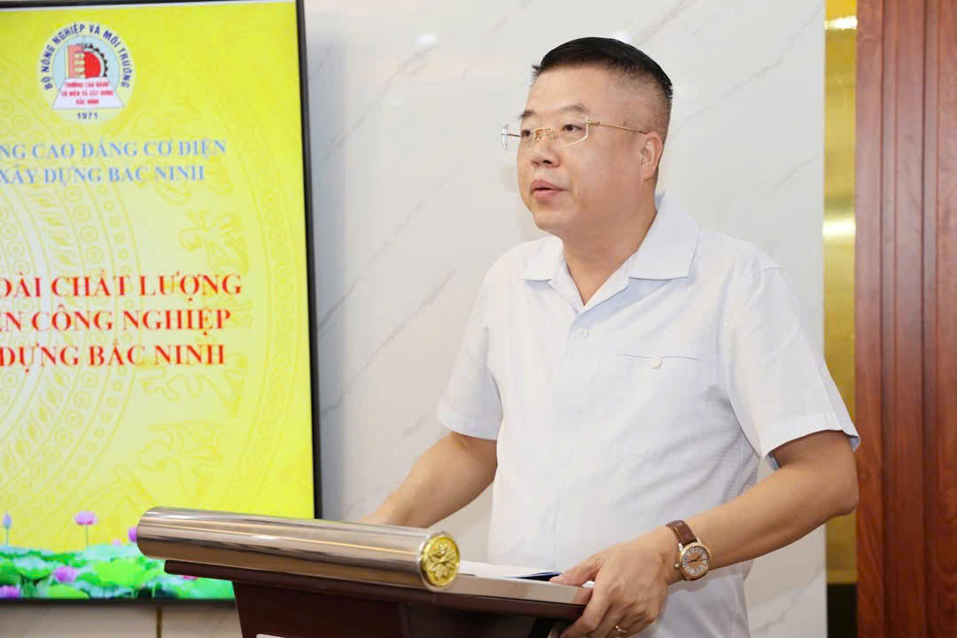 Ông Nguyễn Quốc Huy, Hiệu trưởng trường CĐ Cơ điện và Xây dựng Bắc Ninh