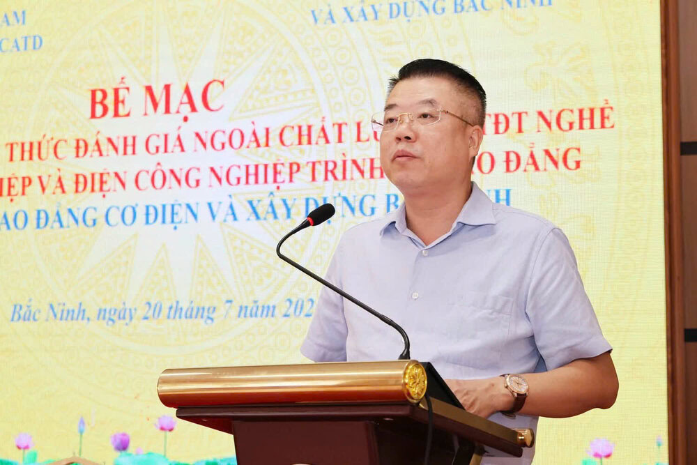 NGƯT.TS. Nguyễn Quốc Huy, Hiệu trưởng BCEC phát biểu tại buổi lễ.