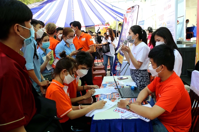Thị trường lao động tiếp tục khởi sắc: Cả nước có 52,7 triệu người có việc làm trong quý II/2026