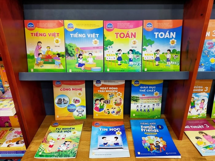 Miễn phí sách giáo khoa: Chính sách nhân văn cần được lan tỏa