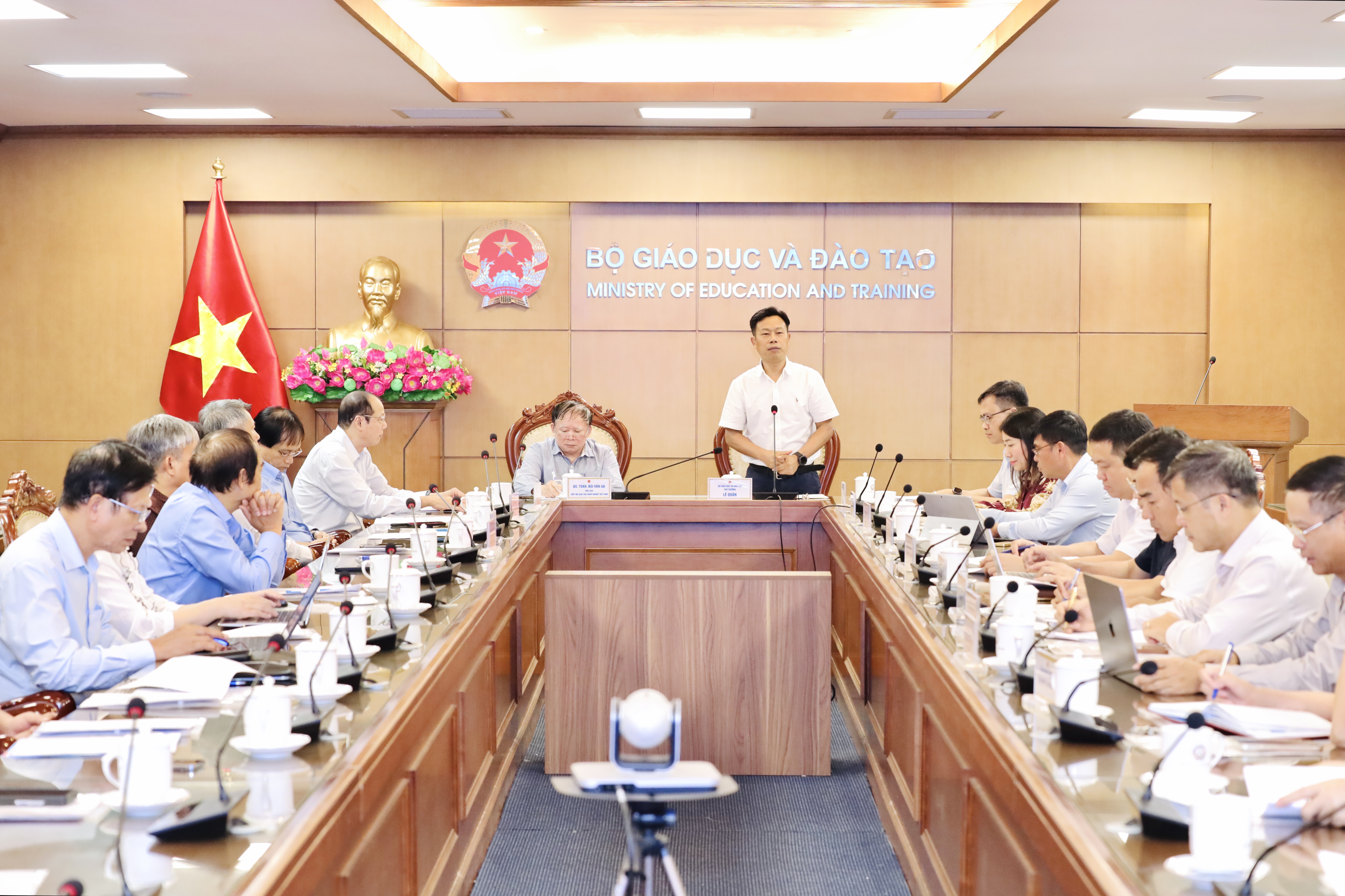 Thứ trưởng Bộ Giáo dục và Đào tạo, ông Lê Quân đánh giá cao vai trò của Hiệp hội GDNN Việt Nam đối với sự phát triển của GDNN.