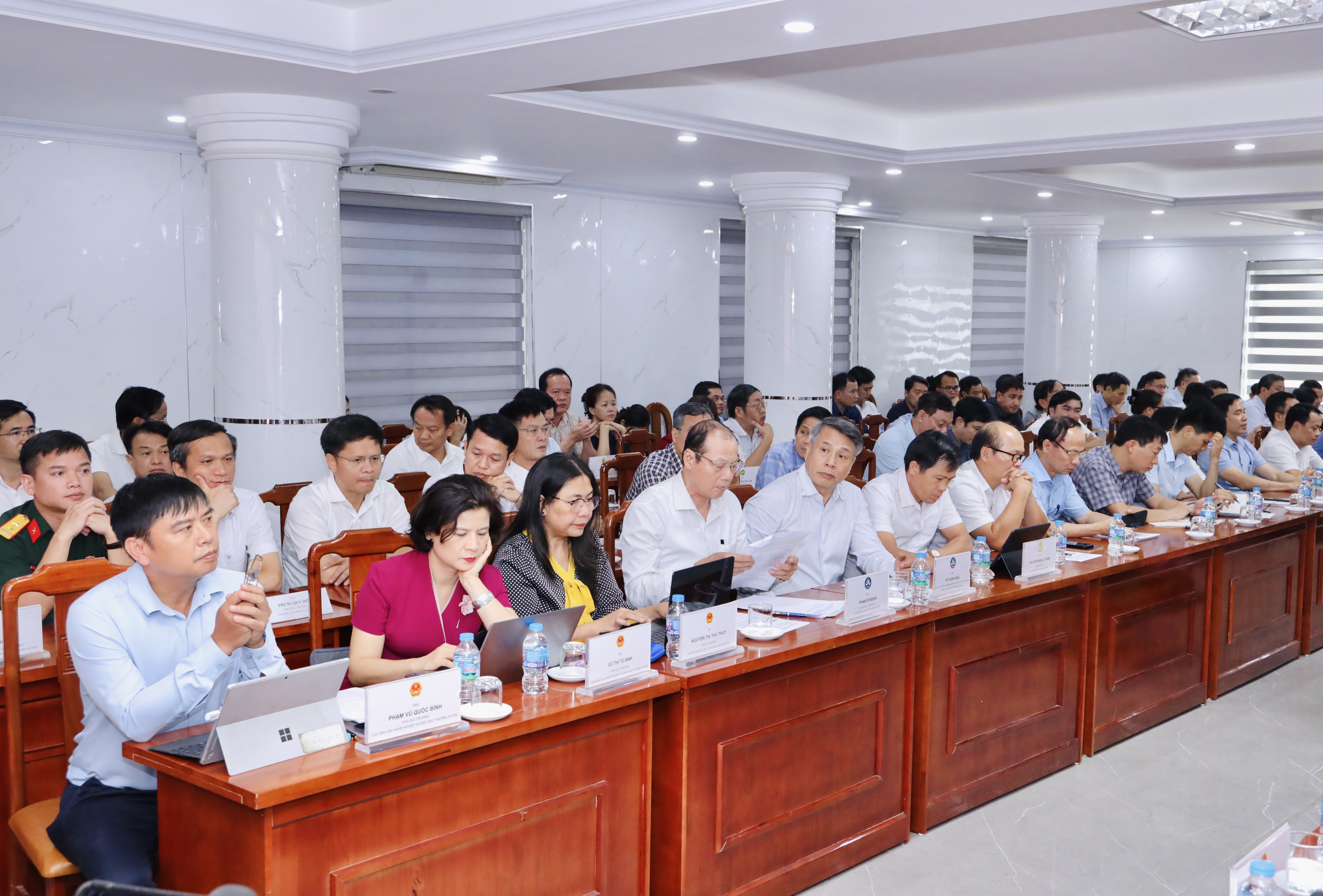 Đại diện lãnh đạo Cục GDNN & GDTX, Hiệp hội Giáo dục nghề nghiệp Việt Nam tham dự hội nghị.