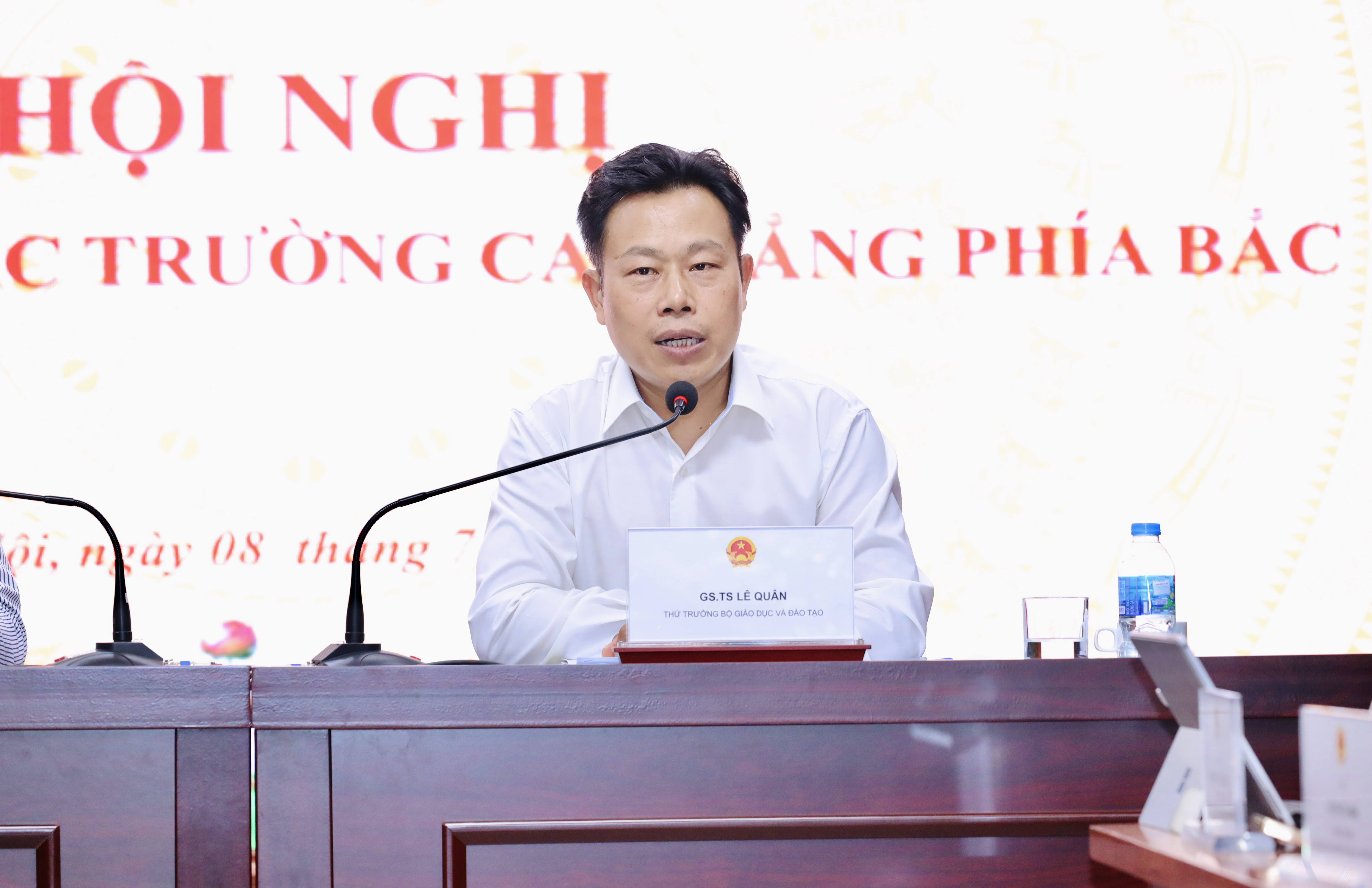 Thứ trưởng Lê Quân đánh giá cao sự nỗ lực của các cơ sở GDNN trong công tác tuyển sinh, đào tạo nguồn nhân lực.