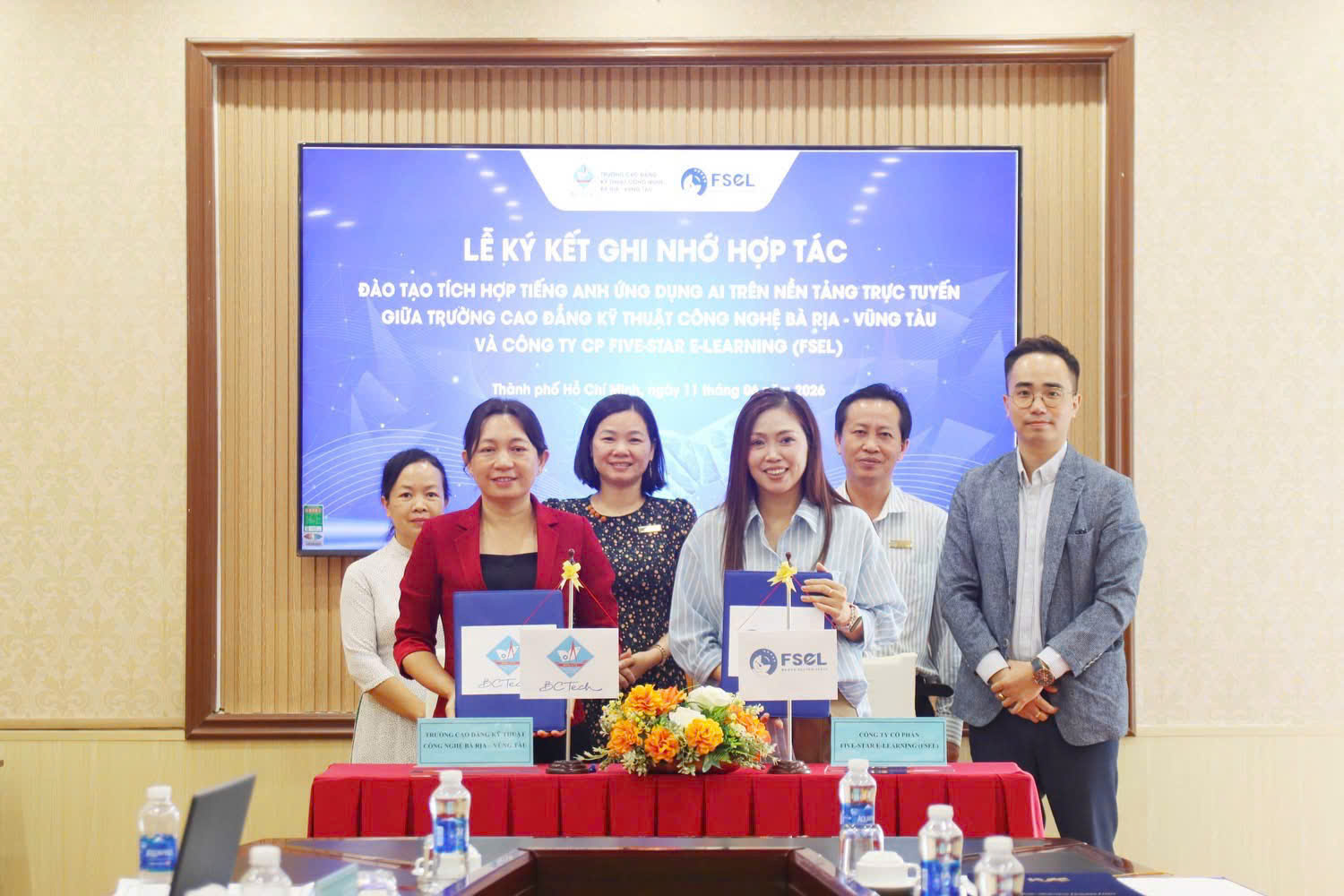 Nhà trường hợp tác với nhiều doanh nghiệp đào tạo song hành, tạo cơ hội việc làm cho sinh viên ngay sau tốt nghiệp. 