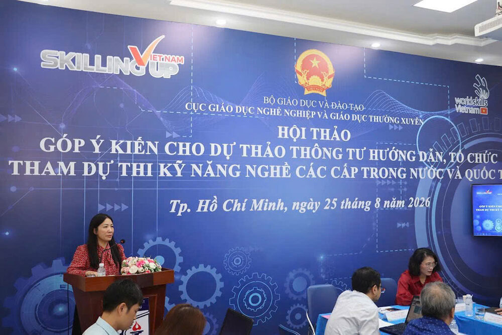 TS. Nguyễn Thị Hằng, Phó Cục trưởng Cục GDNN & GDTX phát biểu tại lễ khai mạc hội thảo.
