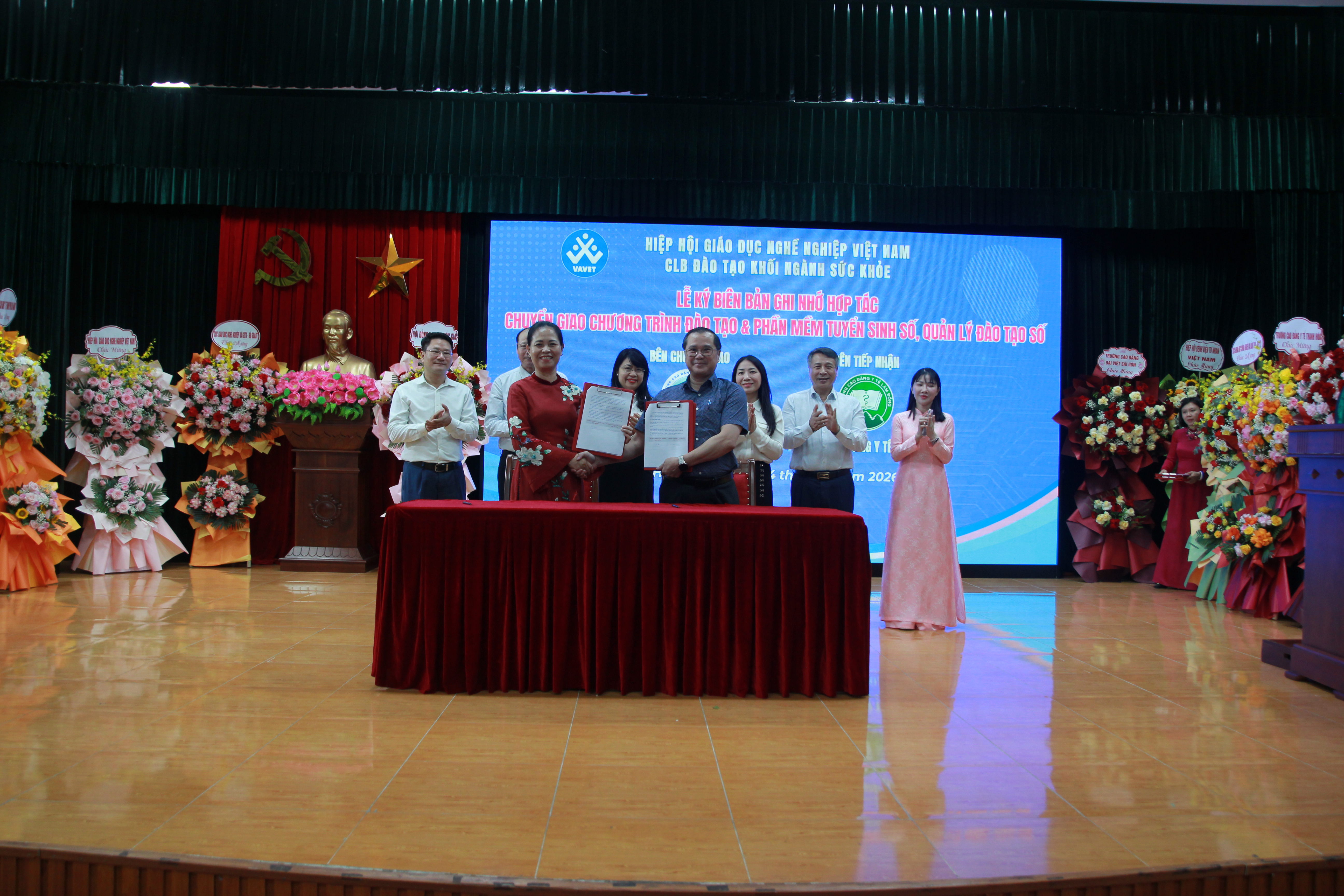Thí sinh Nguyễn Thị Như Ý dự thi khối ngành Chăm sóc sức khỏe và Công tác xã hội tiếp tục trải qua kỳ thi đánh giá kỹ năng trước khi lên đường tham dự Kỳ thi Kỹ năng nghề Thế giới - 2026.