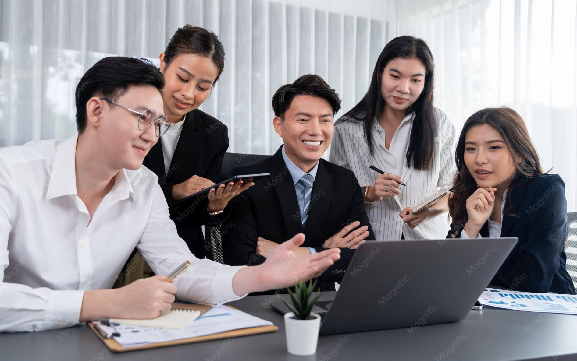 Đề xuất mới giúp doanh nghiệp giảm thủ tục khi tuyển lao động nước ngoài