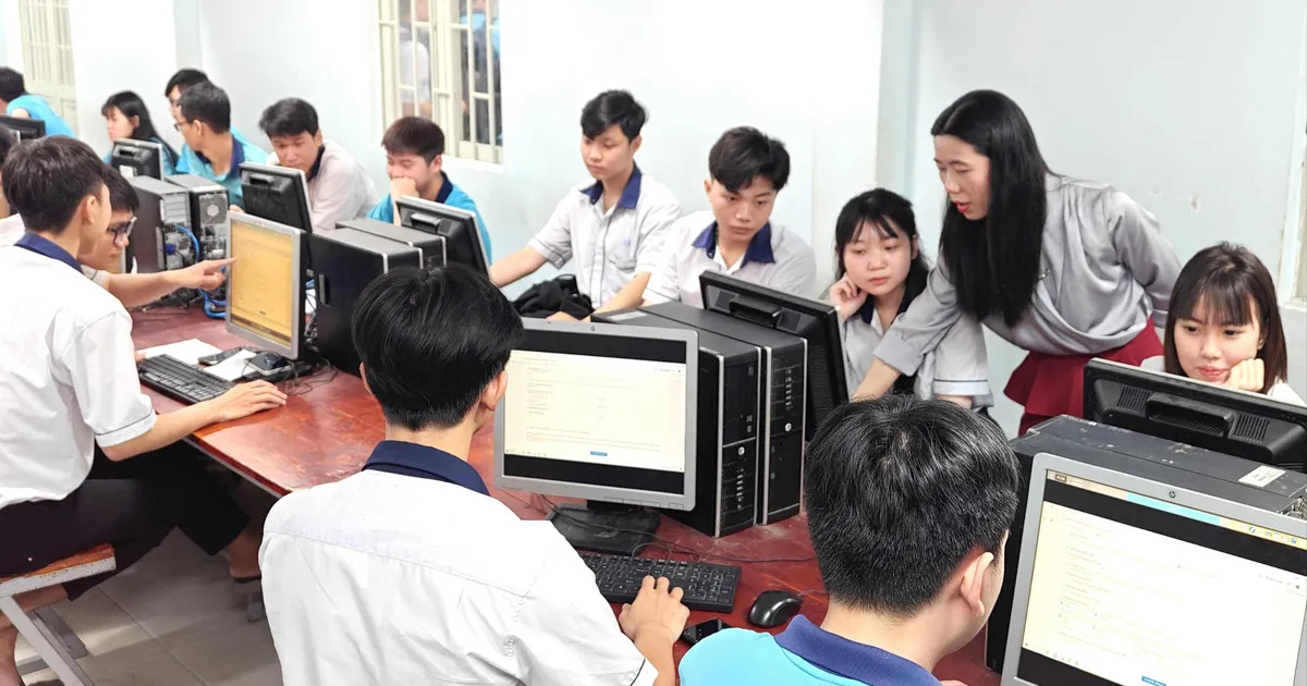 Đề xuất quy định về kiến thức chương trình THPT trong chương trình giáo dục trung học nghề