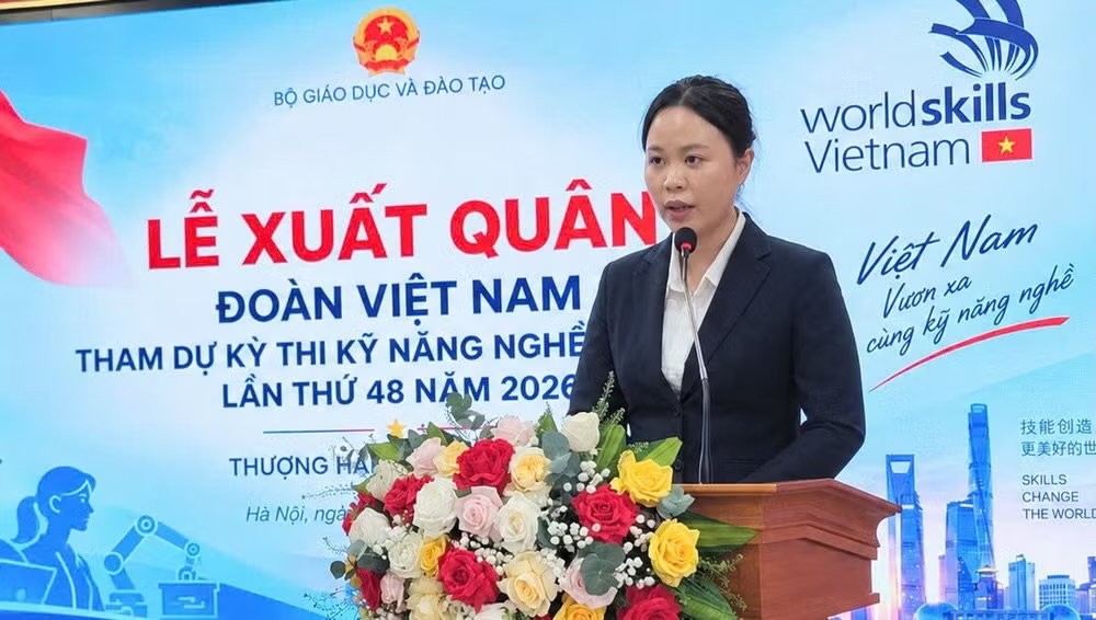 Thí sinh Nguyễn Thị Như Ý, đại diện đoàn thí sinh tham dự WorldSkills tuyên thệ tại buổi lễ.