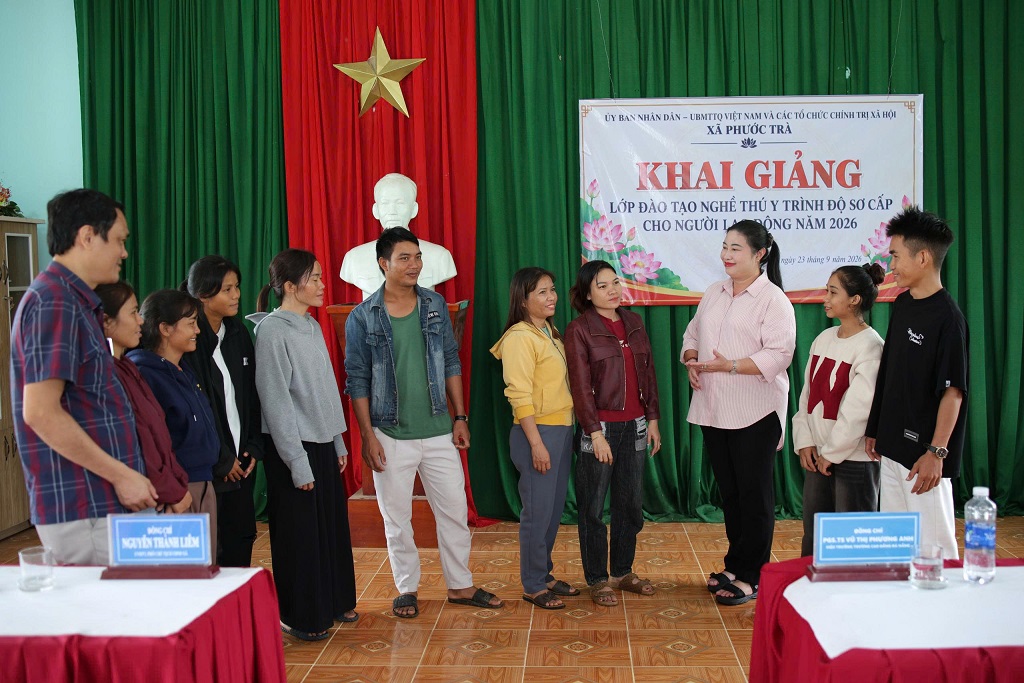Khai giảng lớp đào tạo nghề thú y cho lao động nông thôn xã Phước Trà
