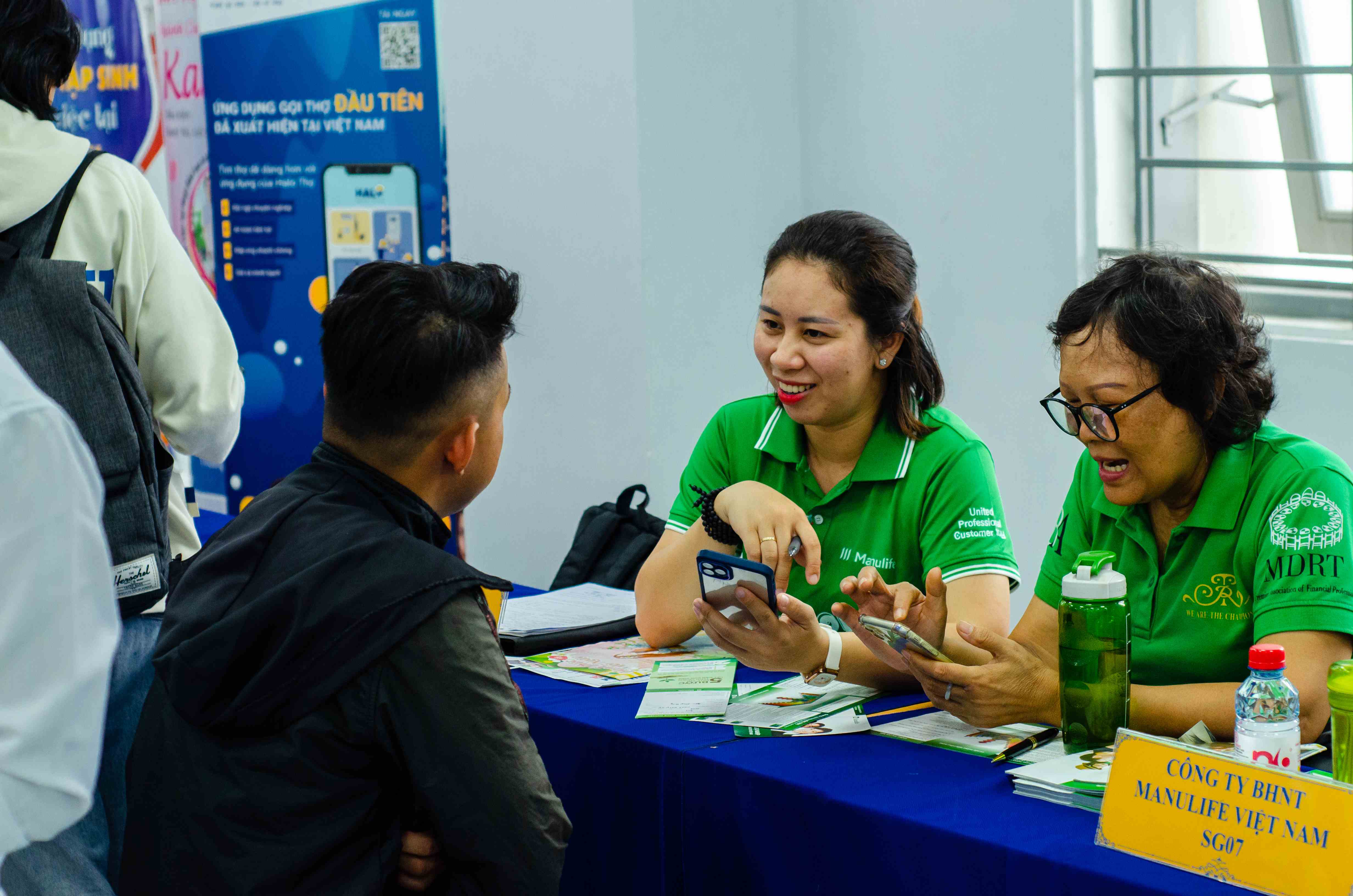 TPHCM: Doanh nghiệp cần người, lao động vẫn khó tìm việc