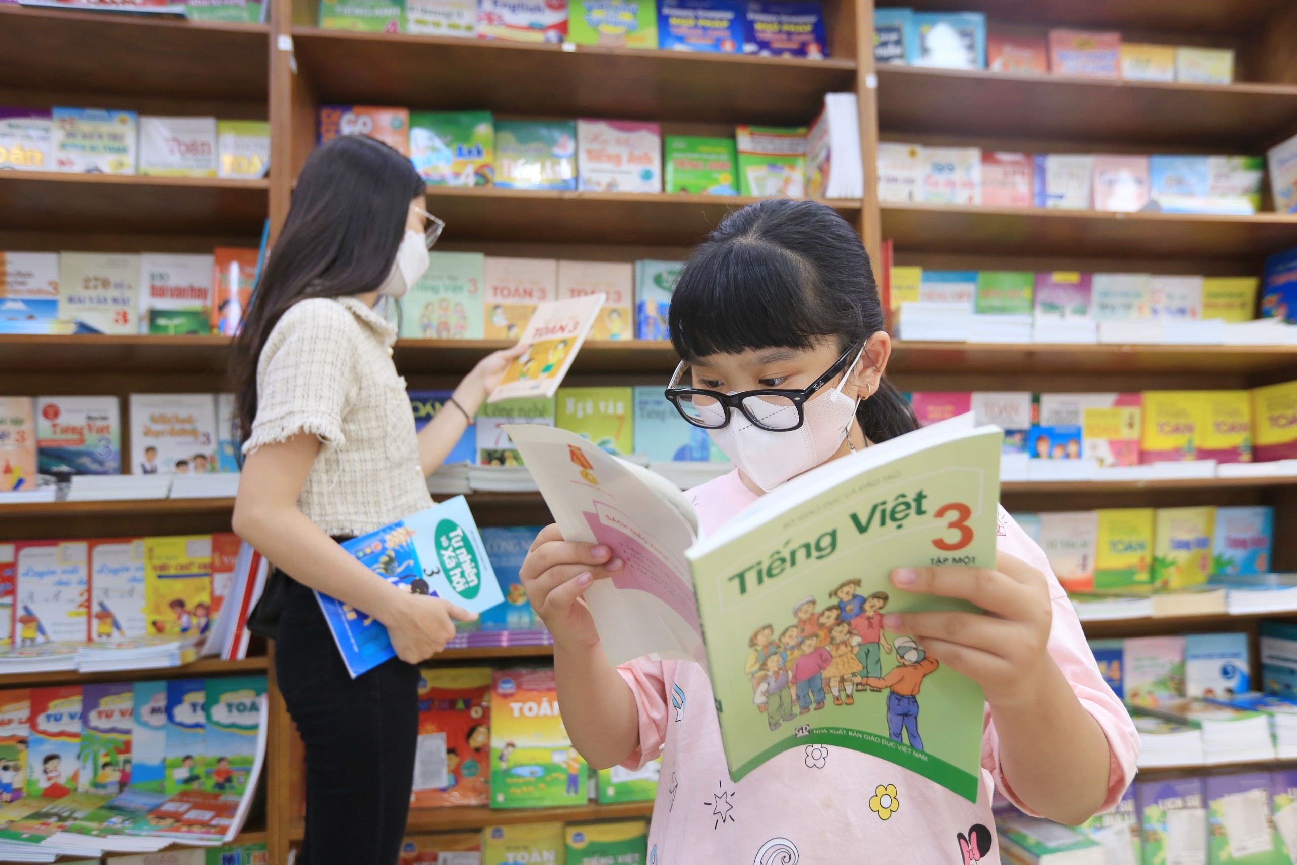 Bộ Giáo dục sẽ sửa, đồng bộ lại chương trình, sách giáo khoa từ lớp 1-12