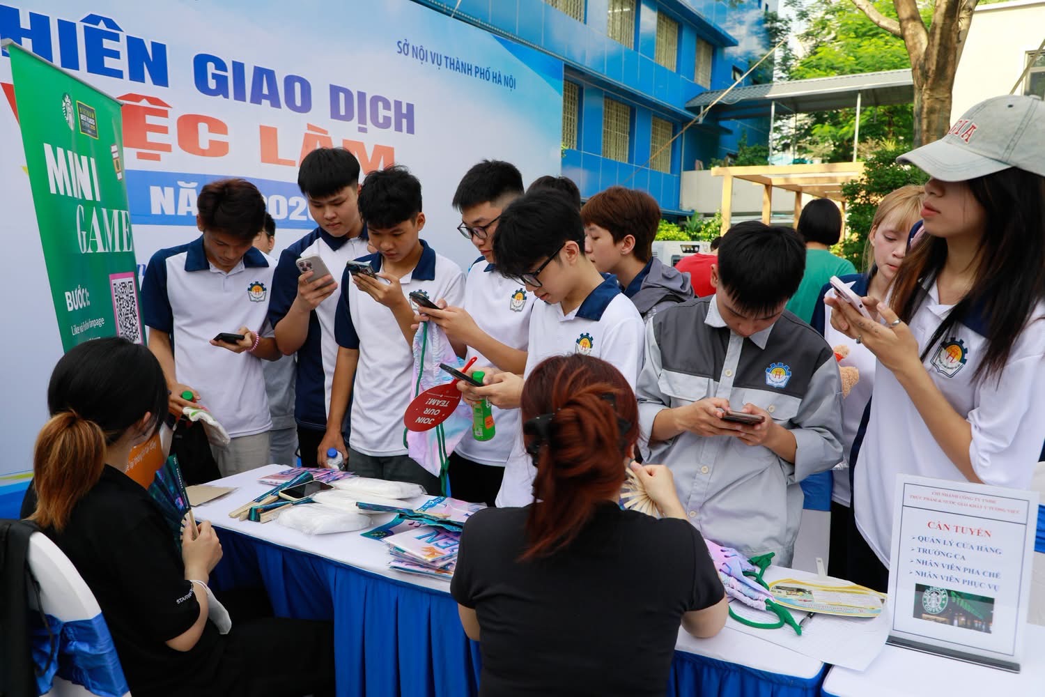 Phiên giao dịch việc làm Hà Nội: Nhu cầu tuyển dụng gần 2.000 vị trí việc làm