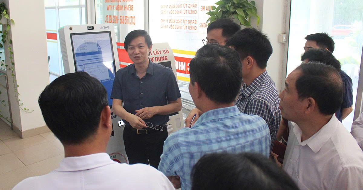 Đoàn Giám đốc Sở y tế Thanh Hoá kiểm tra công tác chuyển đổi số ở bệnh viện 71 Trung ương tại phường Quảng Phú, tỉnh Thanh Hoá